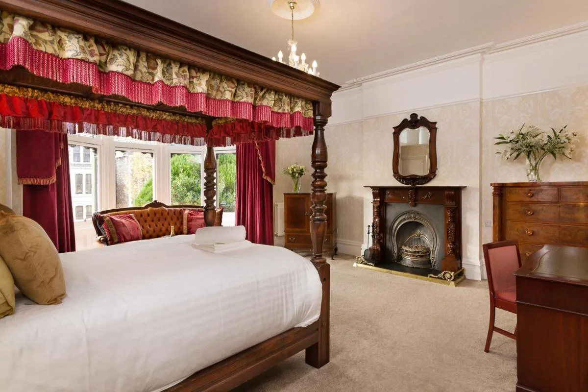 Four Poster Suite